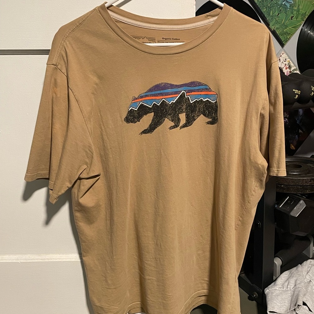 patagonia t shirt size M